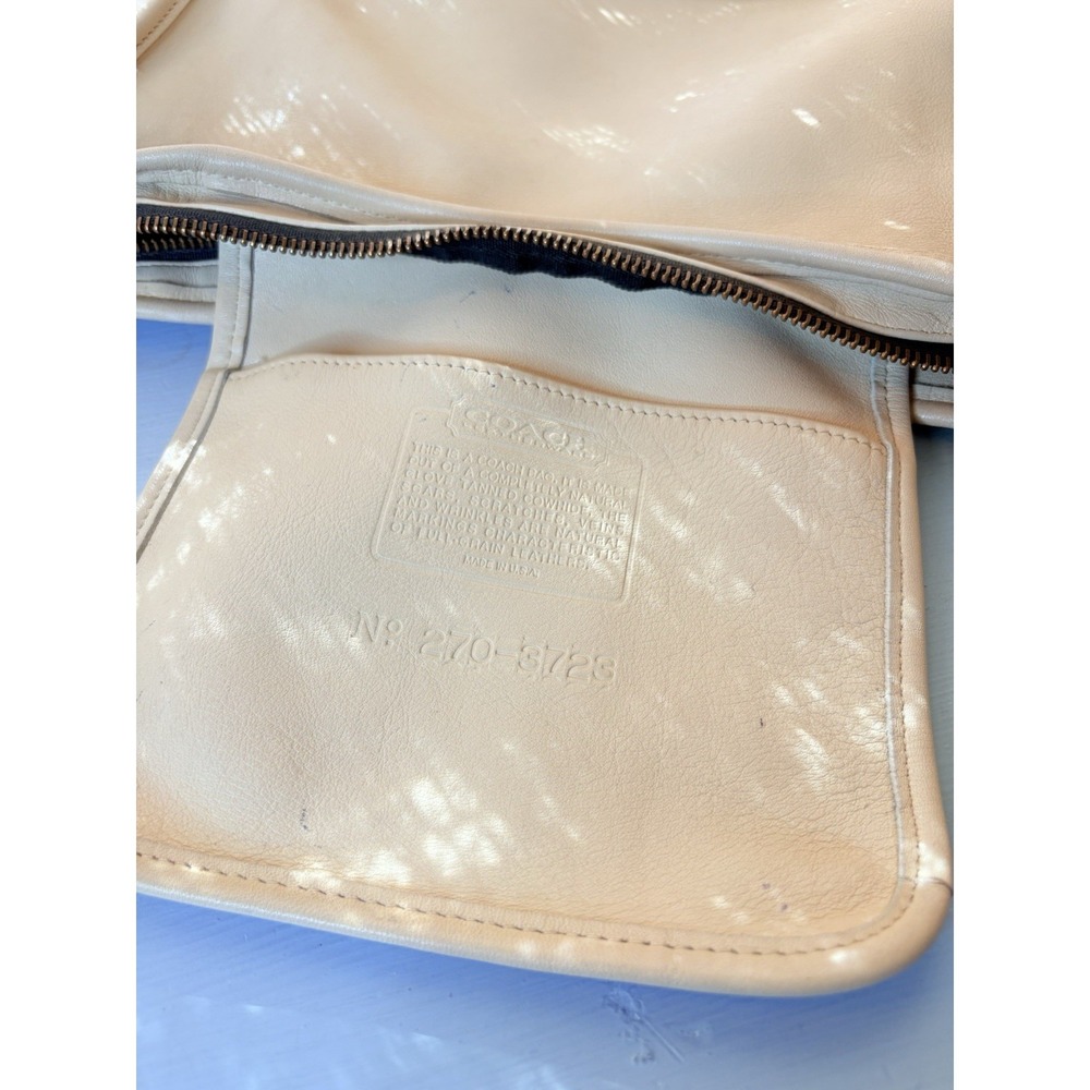 Vintage COACH Bone white Leather, Swinger Shoulder Crossbody Bag, Large, 90s USA - Picture 13 of 15